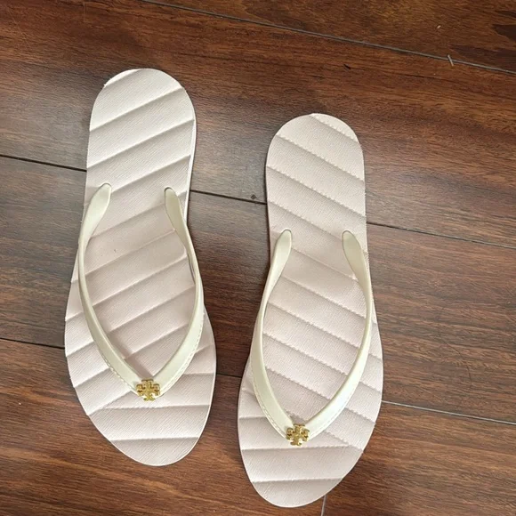Tory Burch woman’s Kira flip flops - Picture 7 of 8